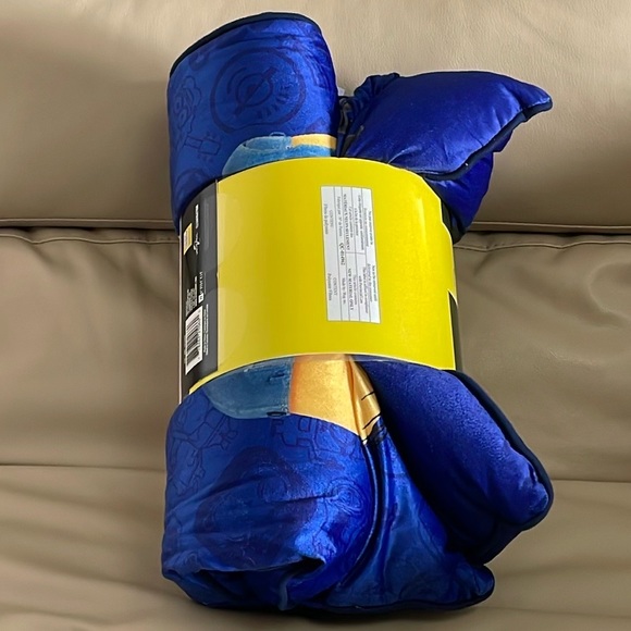 Minions huggable body pillow - Picture 4 of 4